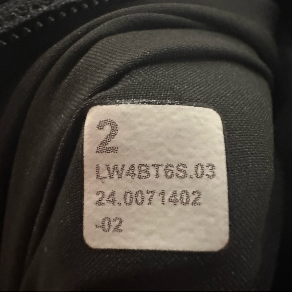 NWOT Lululemon Another Mile Jacket - Picture 11 of 11
